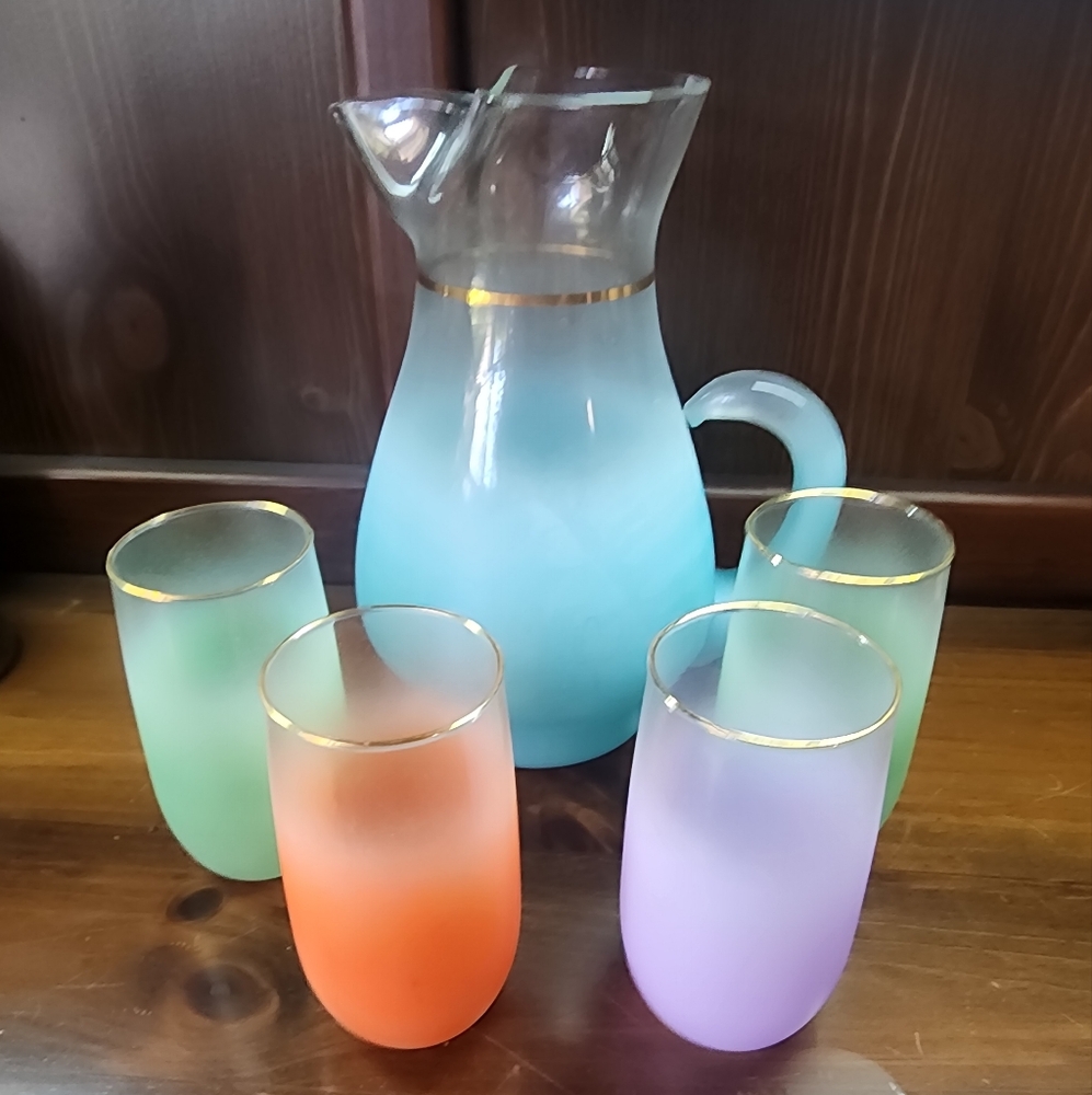 Vintage Blendo pitcher and glassware